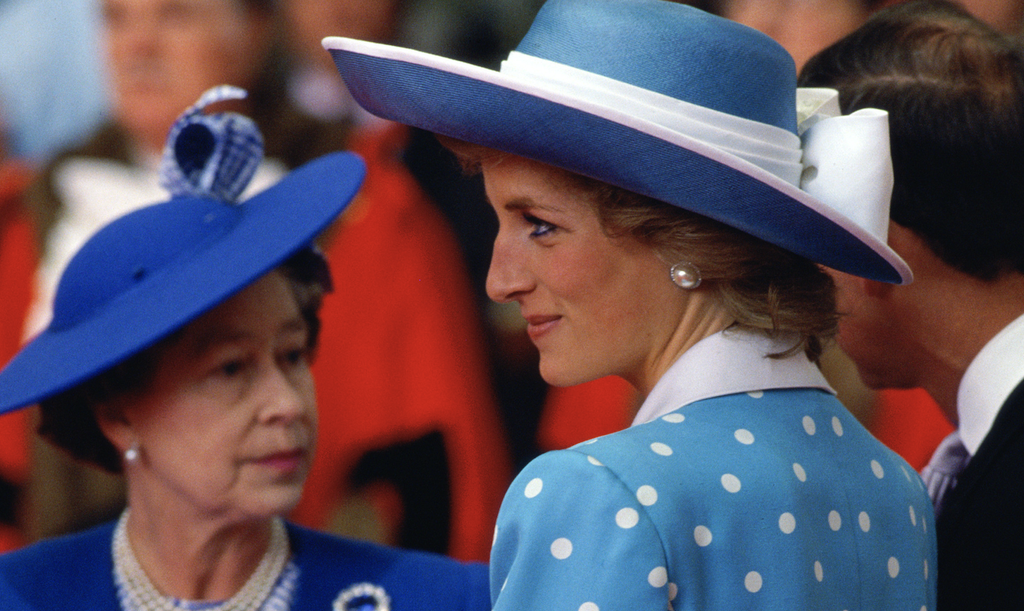 C&ocirc;ng nương Diana từng khiến Nữ ho&agrave;ng Elizabeth nổi giận v&igrave; tiết lộ chuyện ri&ecirc;ng - Ảnh 1.