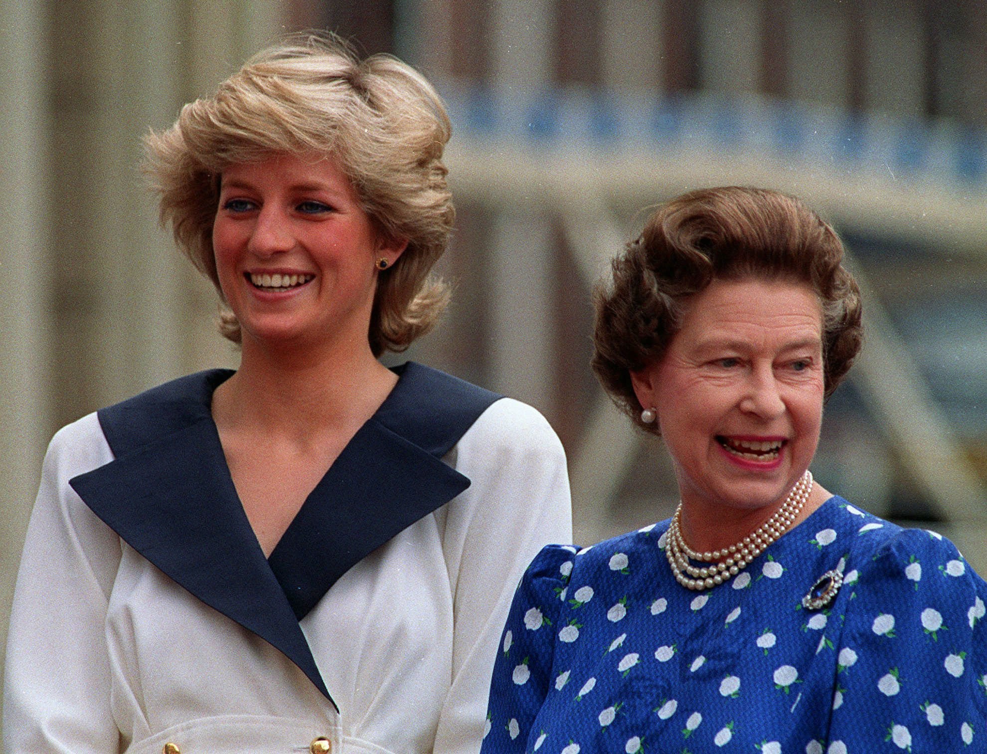 C&ocirc;ng nương Diana từng khiến Nữ ho&agrave;ng Elizabeth nổi giận v&igrave; tiết lộ chuyện ri&ecirc;ng - Ảnh 4.