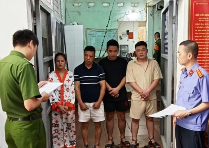Khởi tố 6 người h&agrave;nh hung t&agrave;i xế taxi ở M&oacute;ng C&aacute;i , Quảng Ninh năm 2026 - Ảnh 1.