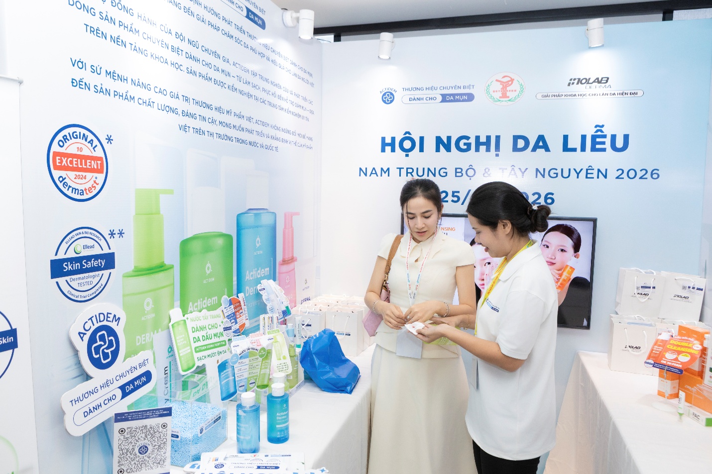 Actidem tại Hội nghị Da liễu Nam Trung Bộ và Tây Nguyên 2026 - Ảnh 4. Actidem tại Hội nghị Da liễu Nam Trung Bộ và Tây Nguyên 2026 - Ảnh 4.
