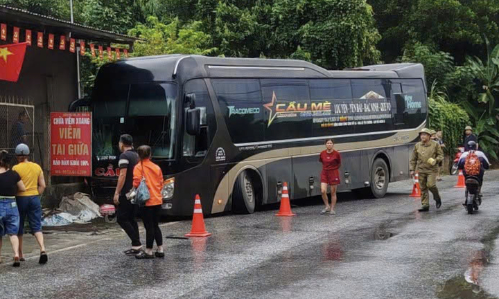 Xe m&aacute;y va chạm &ocirc; t&ocirc; b&aacute;n tải ở L&agrave;o Cai , một người tử vong thương t&acirc;m - Ảnh 2.