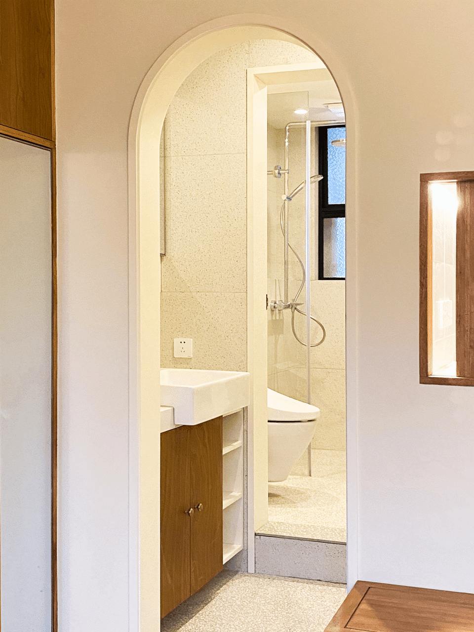 Từ nhà 180m² xuống căn hộ 45m², gia đình 3 người lại thấy dễ sống hơn: Con gái nói đây là ngôi nhà tốt nhất từng ở - Ảnh 13.