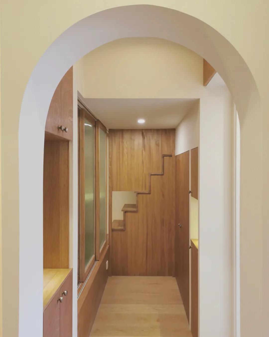 Từ nhà 180m² xuống căn hộ 45m², gia đình 3 người lại thấy dễ sống hơn: Con gái nói đây là ngôi nhà tốt nhất từng ở - Ảnh 3.
