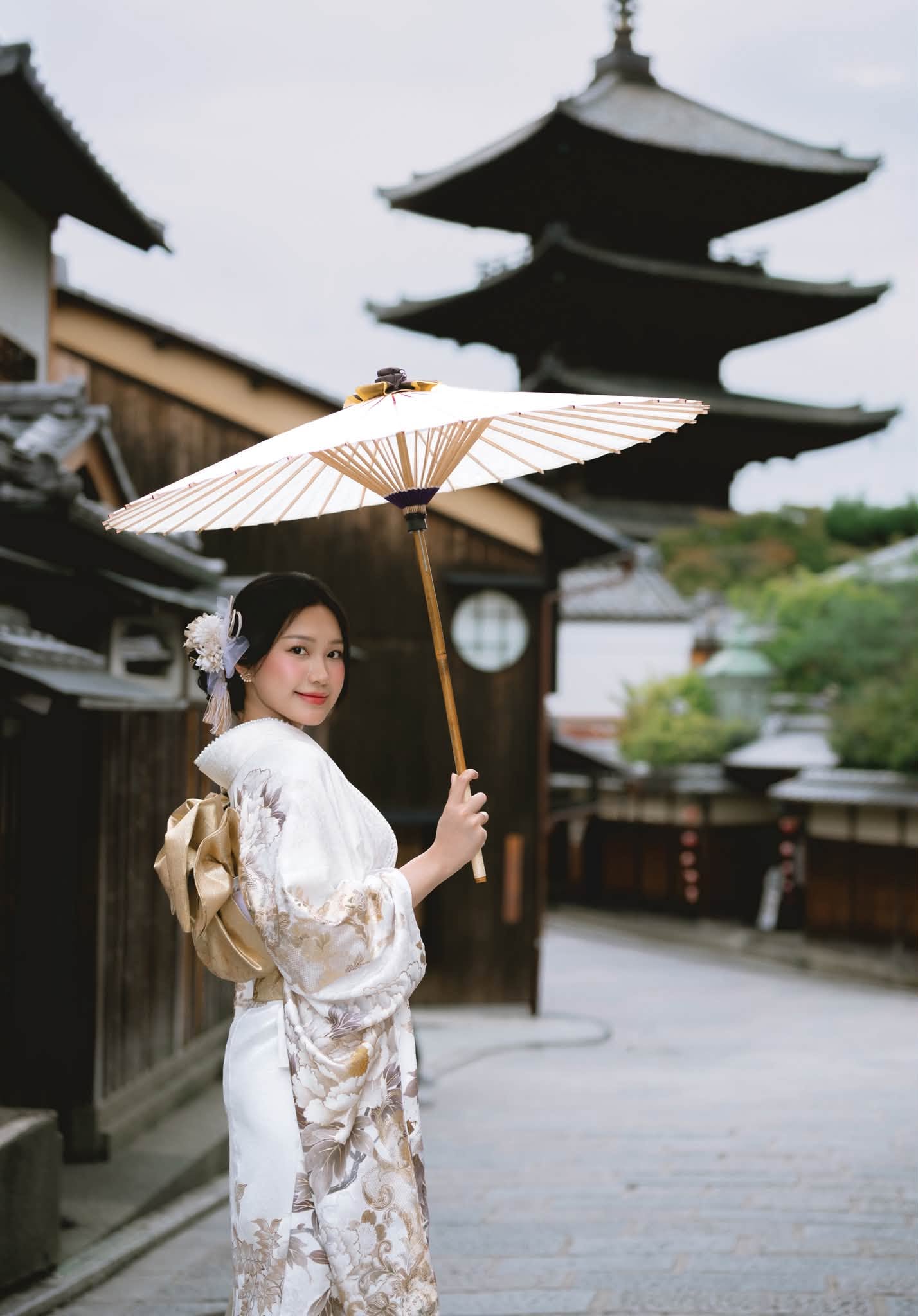 Do&atilde;n Hải My xinh đẹp trong Kimono Nhật Bản , H&ograve;a Minzy kh&ocirc;ng thể khen ngợi đủ - Ảnh 6.