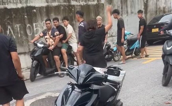 Người đ&agrave;n &ocirc;ng bị ch&eacute;m tại Hải Ph&ograve;ng: Nh&oacute;m c&ocirc;n đồ tấn c&ocirc;ng bất ngờ giữa ban ng&agrave;y - Ảnh 2.