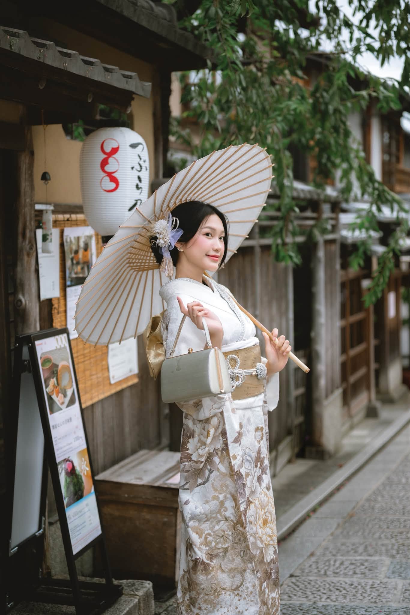 Do&atilde;n Hải My xinh đẹp trong Kimono Nhật Bản , H&ograve;a Minzy kh&ocirc;ng thể khen ngợi đủ - Ảnh 4.