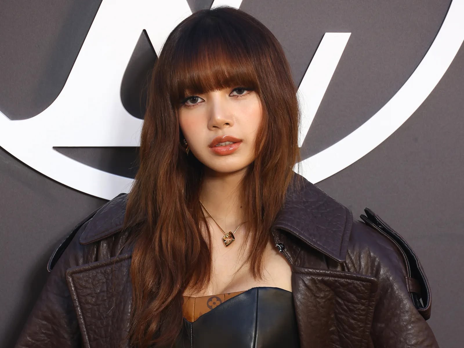 Căn nh&agrave; ở Mỹ của Lisa (BLACKPINK): Biệt thự mang phong c&aacute;ch đồng qu&ecirc; giữa Beverly Hills sang chảnh - Ảnh 1.