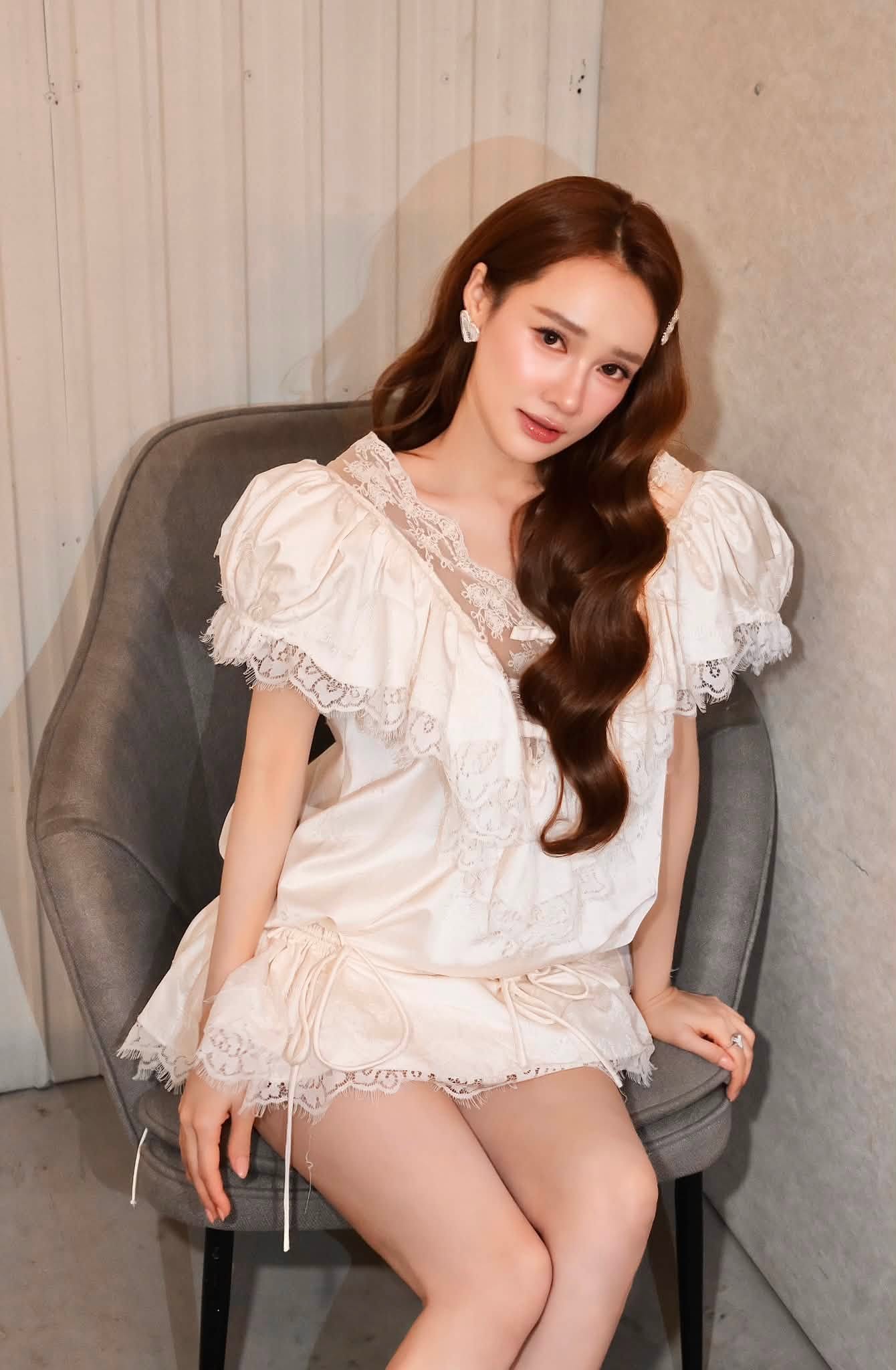 3 lần sinh nở chẳng l&agrave;m kh&oacute; được Nh&atilde; Phương: U40 nhan sắc thăng hạng, gu thời trang c&ograve;n cuốn hơn xưa - Ảnh 6.