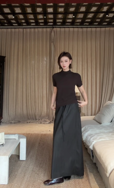 6 c&ocirc;ng thức phối đồ m&ugrave;a thu theo style old money: Thanh lịch, c&oacute; chiều s&acirc;u m&agrave; kh&ocirc;ng cần mua qu&aacute; nhiều - Ảnh 4.