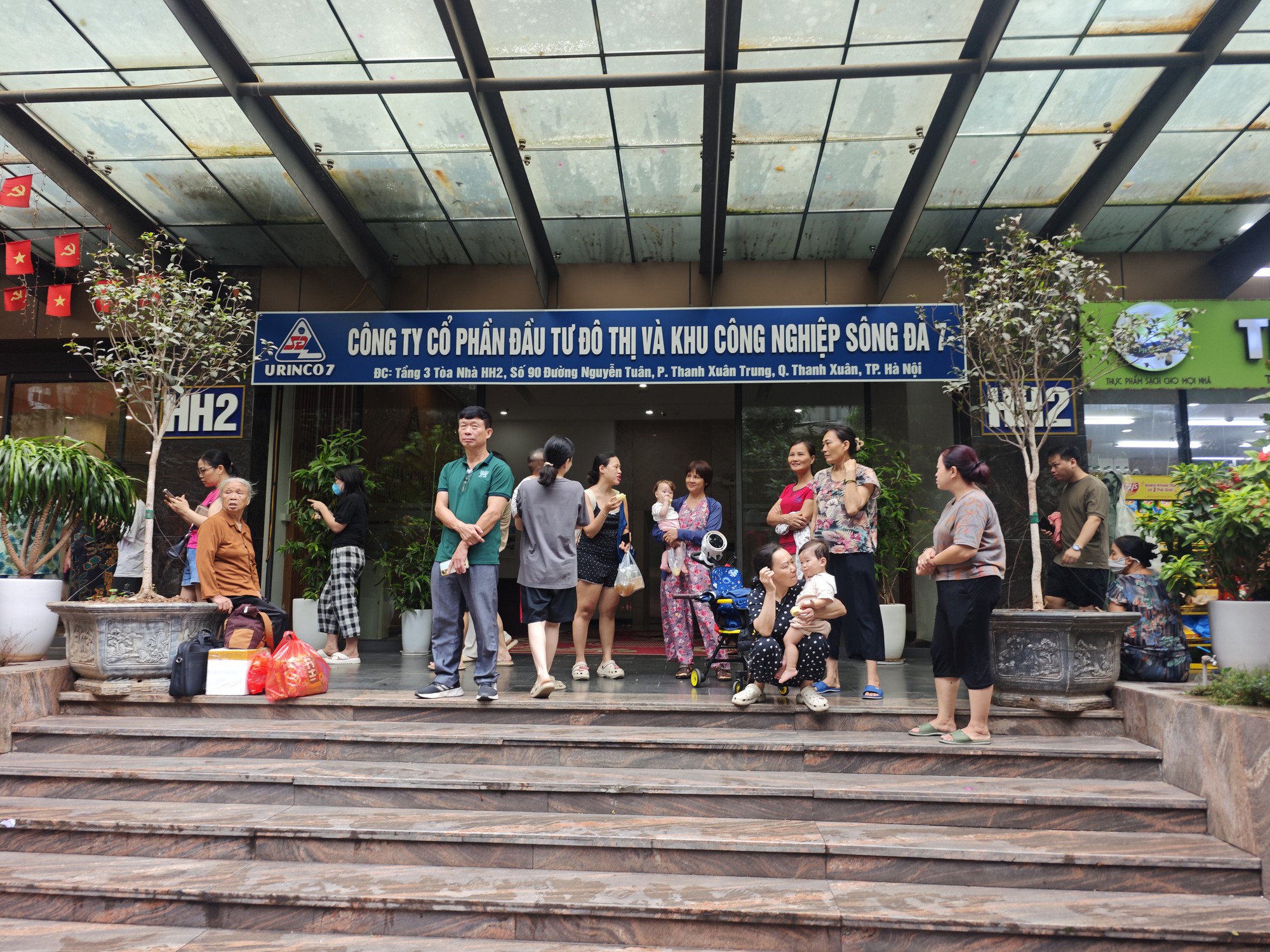 Ch&aacute;y chung cư 90 Nguyễn Tu&acirc;n: Hỏa hoạn tại tầng 12 được khống chế kịp thời - Ảnh 4.