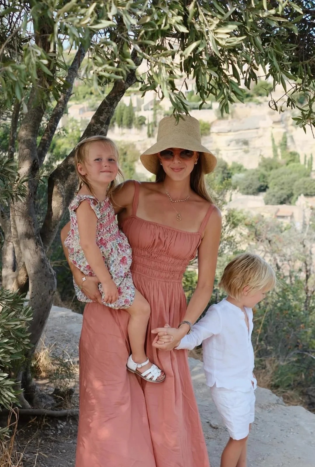Nữ blogger Samantha Varvel v&agrave; phong c&aacute;ch sống Provence đầy cảm hứng cho mẹ ba con - Ảnh 10.