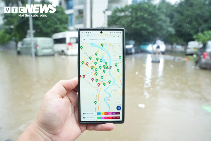 Bản đồ mưa ngập iHanoi kh&ocirc;ng ch&iacute;nh x&aacute;c g&acirc;y kh&oacute; khăn cho người d&acirc;n H&agrave; Nội - Ảnh 1.