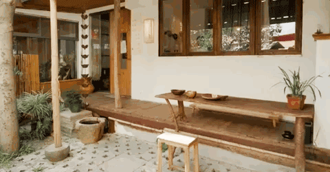 Người phụ nữ 37 tuổi cải tạo căn hộ 45m&sup2; th&agrave;nh nơi ai cũng muốn gh&eacute;: Kh&ocirc;ng điều h&ograve;a, &iacute;t d&ugrave;ng điện thoại, đồ cũ cũng th&agrave;nh đẹp - Ảnh 11.