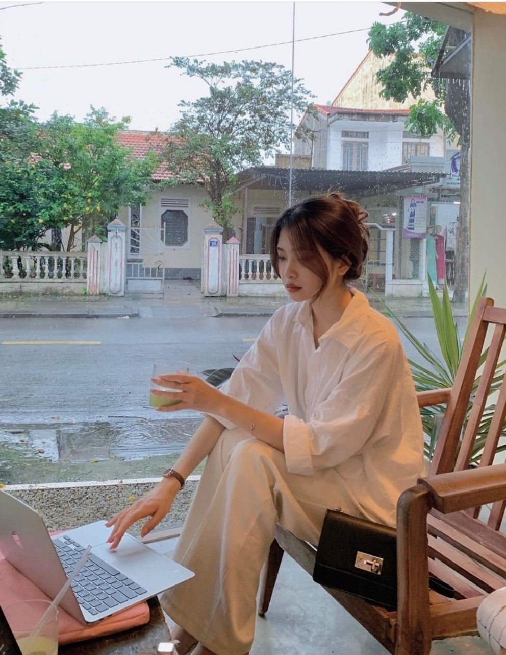 Tiết kiệm kh&ocirc;ng c&oacute; nghĩa l&agrave; sống kham khổ: T&ocirc;i vẫn chi mạnh cho 3 thứ n&agrave;y để cuộc sống dễ chịu hơn - Ảnh 2.