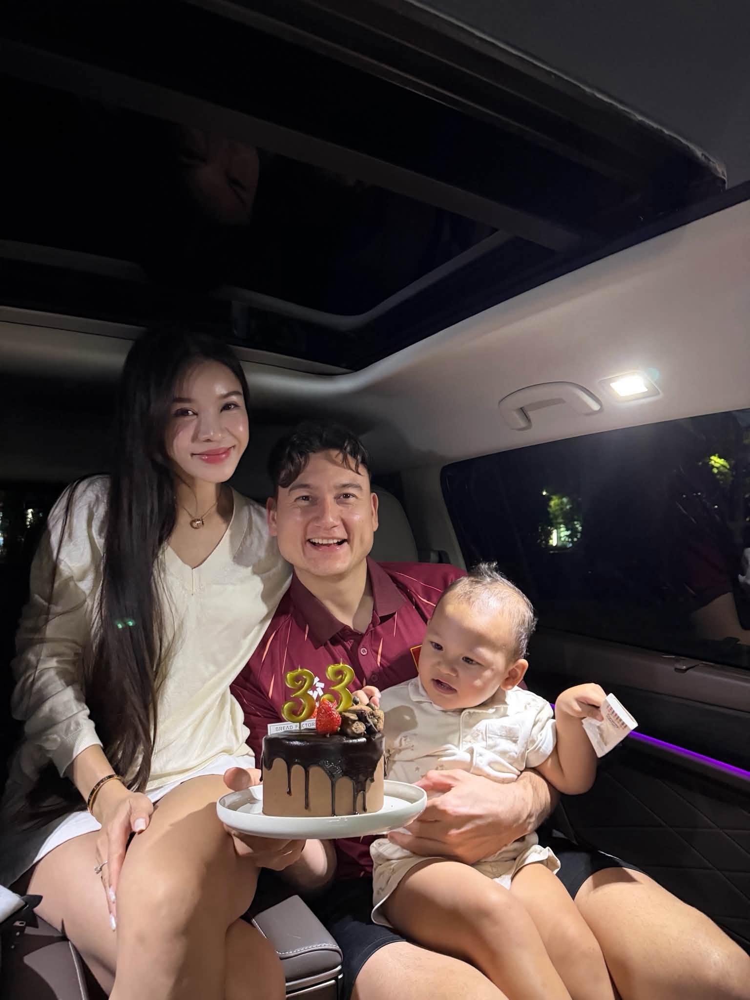 Yến Xu&acirc;n v&agrave; Văn L&acirc;m: H&agrave;nh tr&igrave;nh giữ d&aacute;ng sexy sau sinh trong kỳ nghỉ dưỡng 2026 - Ảnh 7.