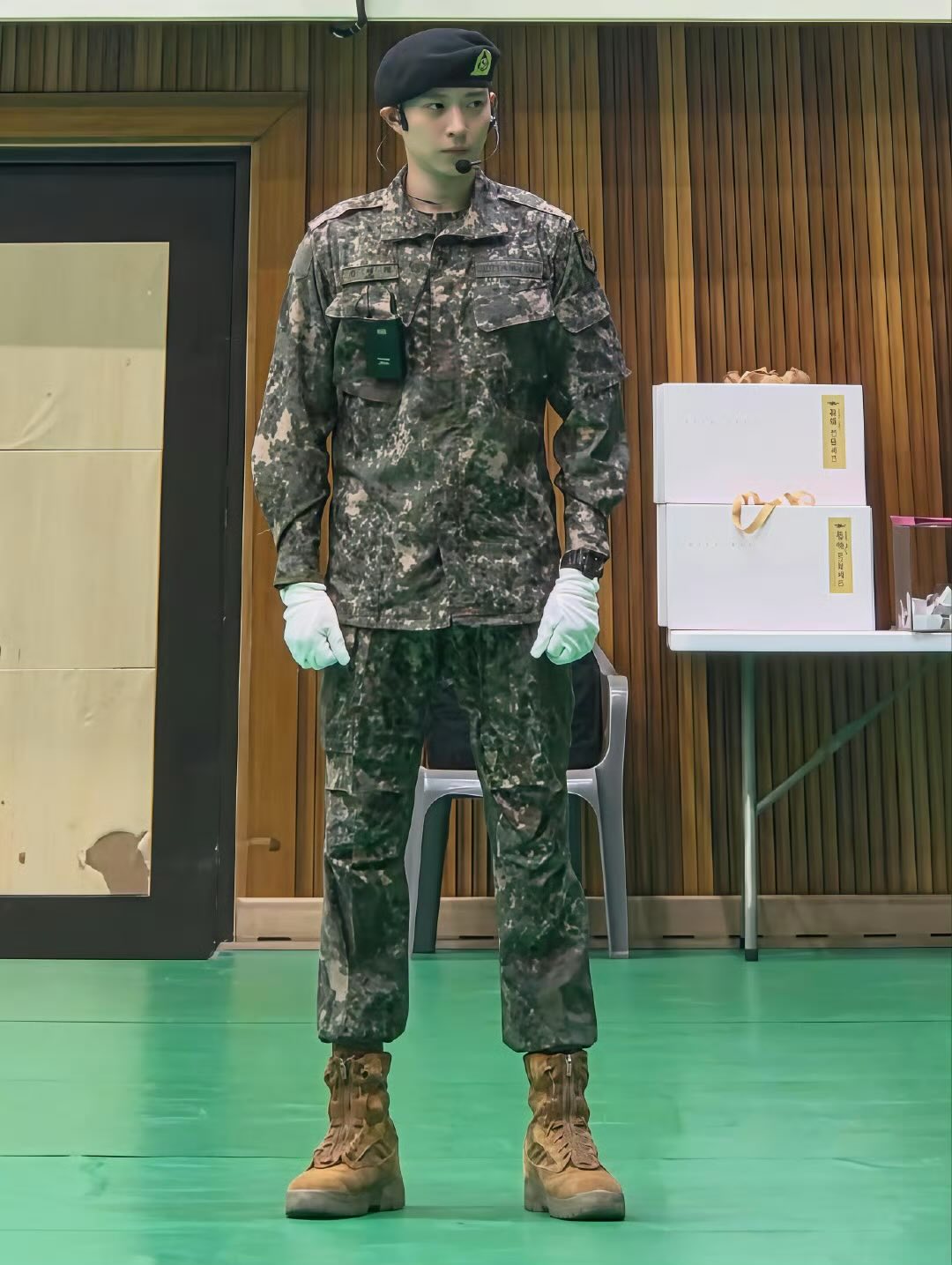 Kim Young Dae: Qu&acirc;n nh&acirc;n 1m85 g&acirc;y sốt với Vẻ đẹp nam t&iacute;nh v&agrave; visual ấn tượng - Ảnh 3.