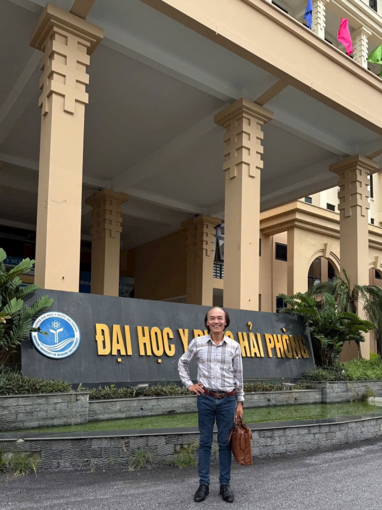 H&agrave;nh tr&igrave;nh của GS . TS . BS Nguyễn Tiến Dũng: B&aacute;c sĩ h&agrave;ng đầu Việt Nam kh&ocirc;ng lạm dụng kh&aacute;ng sinh - Ảnh 4.