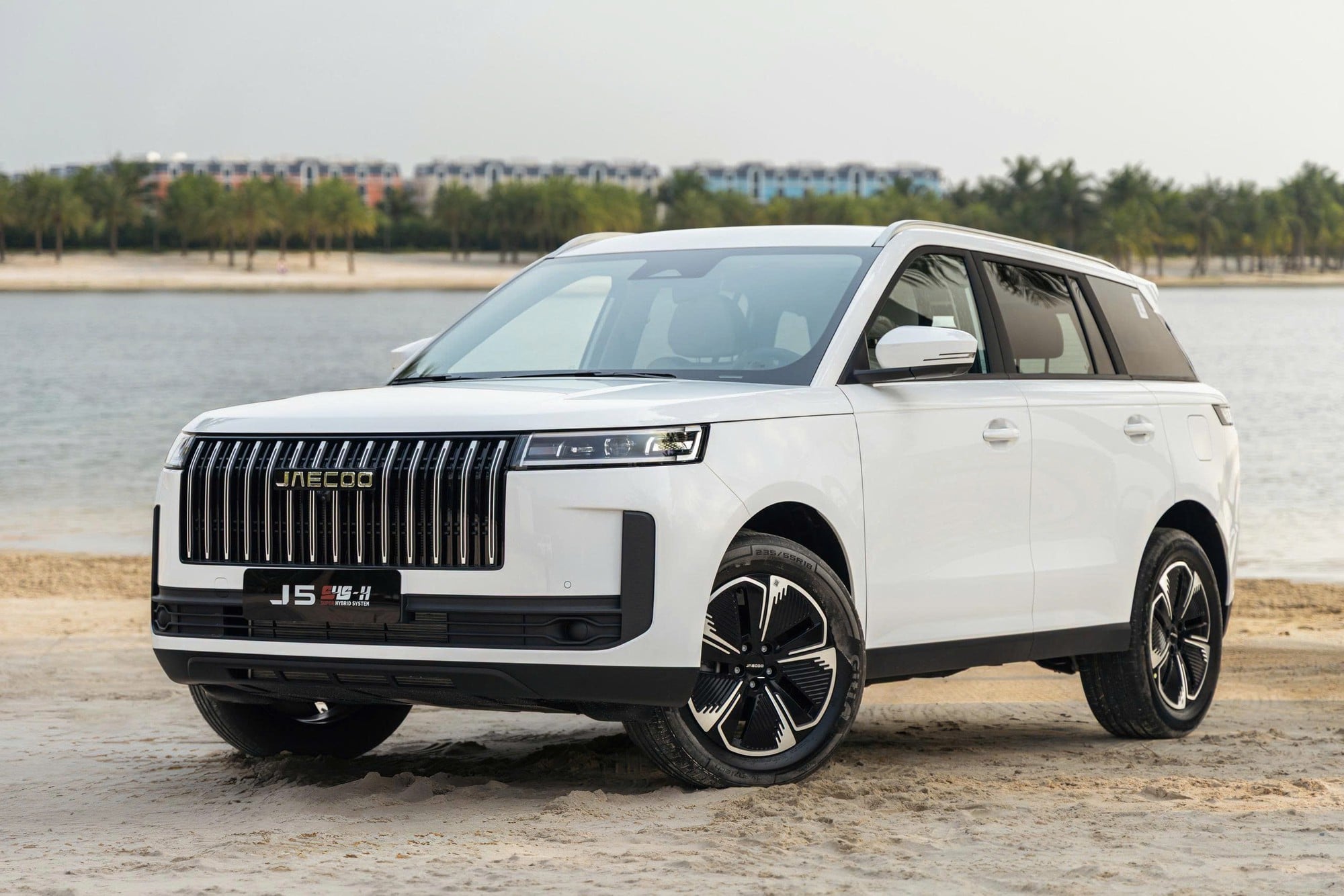 12 xe tạm dẫn đầu b&igrave;nh chọn CCA 2026 sau 1 tuần: Xpander bất ngờ vươn l&ecirc;n, Jaecoo J5 thắng lớn, Geely b&aacute;m s&aacute;t n&uacute;t nhiều hạng mục - Ảnh 12.