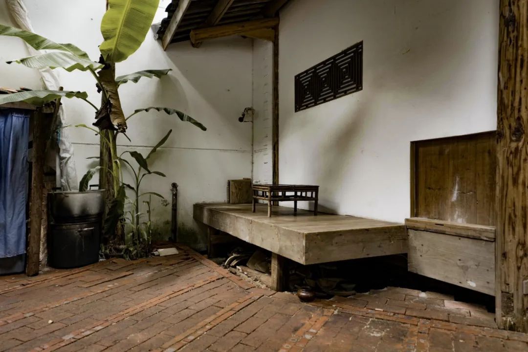 Người phụ nữ 37 tuổi cải tạo căn hộ 45m&sup2; th&agrave;nh nơi ai cũng muốn gh&eacute;: Kh&ocirc;ng điều h&ograve;a, &iacute;t d&ugrave;ng điện thoại, đồ cũ cũng th&agrave;nh đẹp - Ảnh 3.