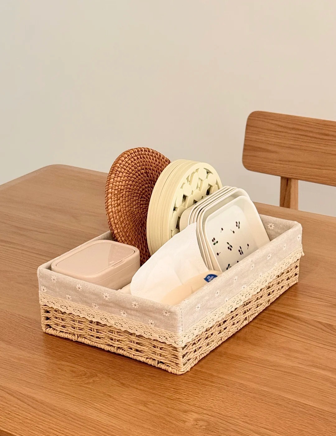 Mẹ chồng gần như kh&ocirc;ng mua đồ lưu trữ, t&ocirc;i lại th&iacute;ch nh&agrave; đẹp v&agrave; tiện: 6 kh&aacute;c biệt cho thấy mỗi thế hệ c&oacute; một c&aacute;ch sống rất đ&aacute;ng học - Ảnh 4.