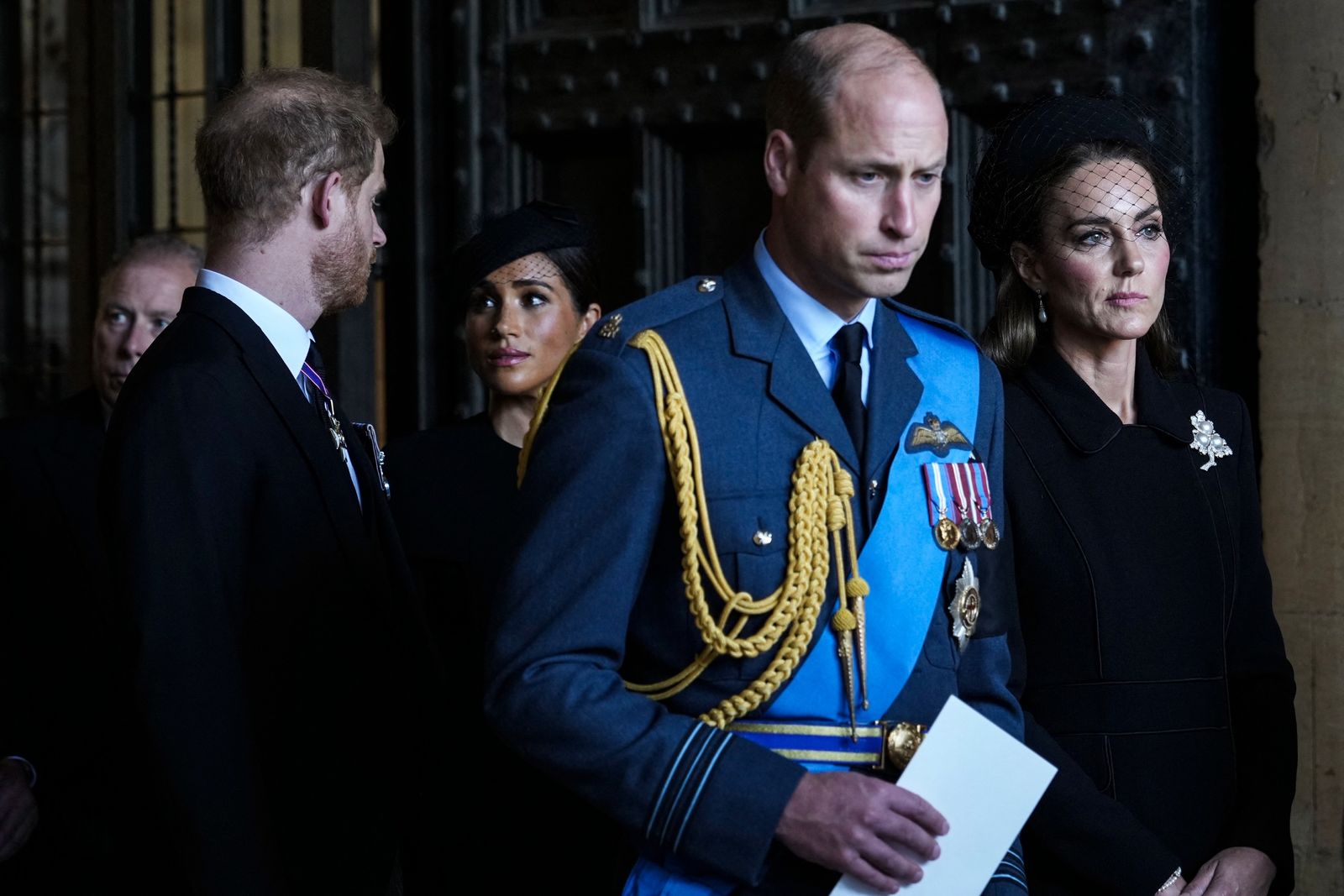 Harry v&agrave; William vẫn xa c&aacute;ch d&ugrave; trở về anh c&ugrave;ng gia đ&igrave;nh năm 2026 - Ảnh 2.