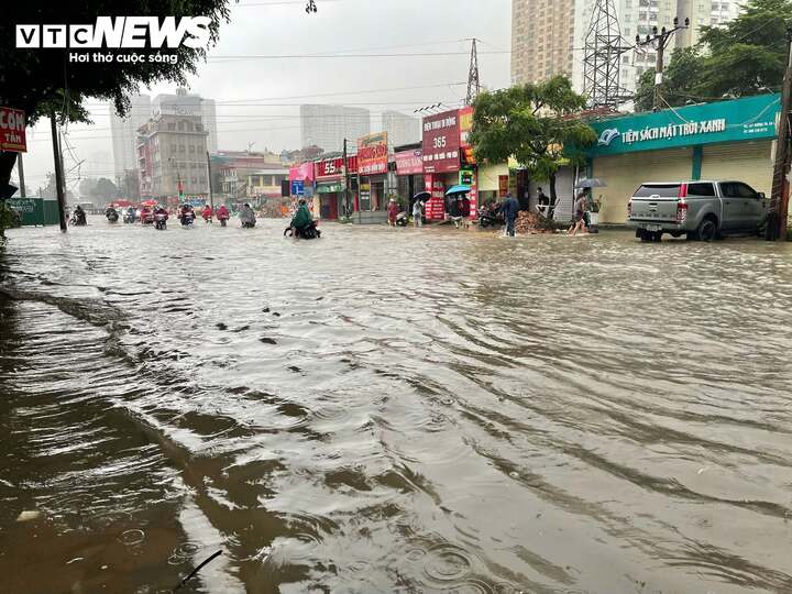 Bản đồ mưa ngập iHanoi kh&ocirc;ng ch&iacute;nh x&aacute;c g&acirc;y kh&oacute; khăn cho người d&acirc;n H&agrave; Nội - Ảnh 3.