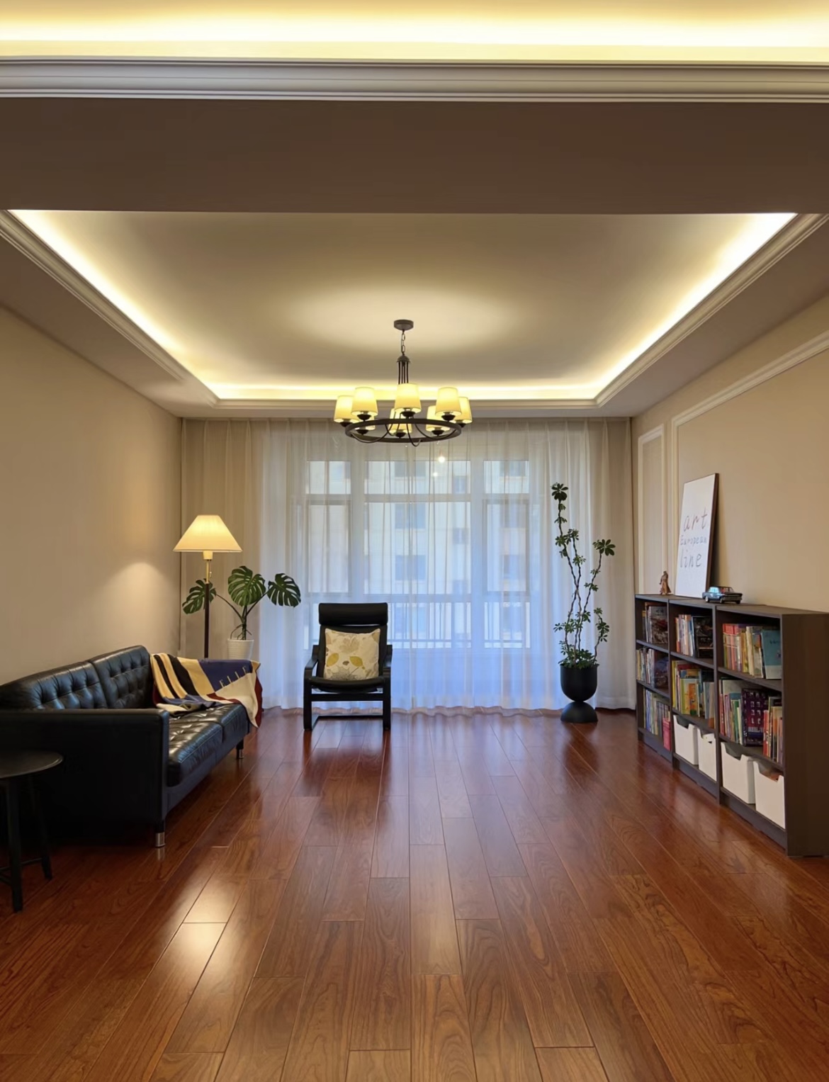 Xem 2 ng&ocirc;i nh&agrave; n&agrave;y mới hiểu v&igrave; sao ng&agrave;y c&agrave;ng nhiều người bỏ sofa, b&agrave;n tr&agrave; v&agrave; kệ tivi - Ảnh 10.