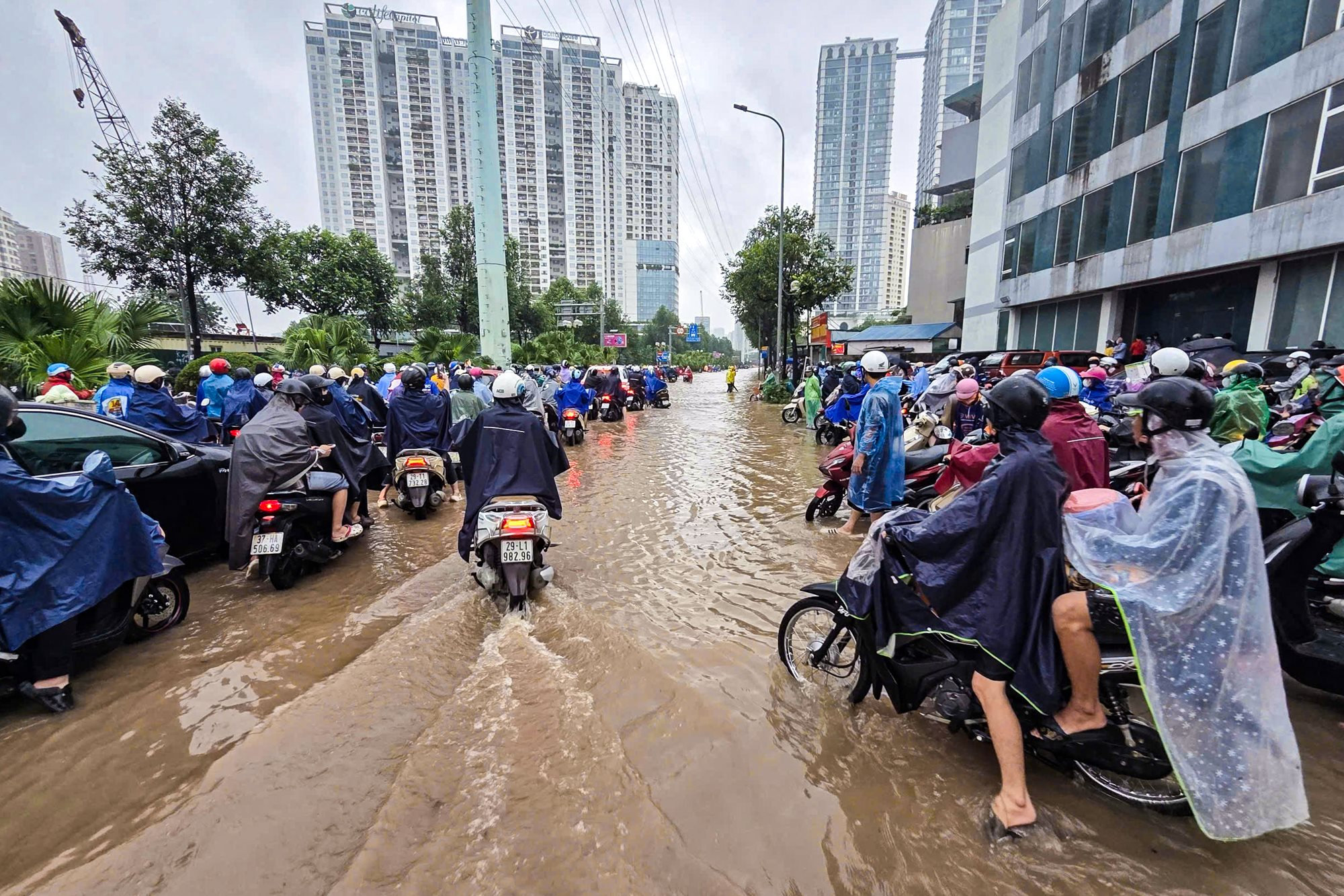 T&igrave;nh trạng ngập &uacute;ng tại An Kh&aacute;nh: Nh&igrave;n lại hạ tầng tho&aacute;t nước H&agrave; Nội 2026 - Ảnh 7.