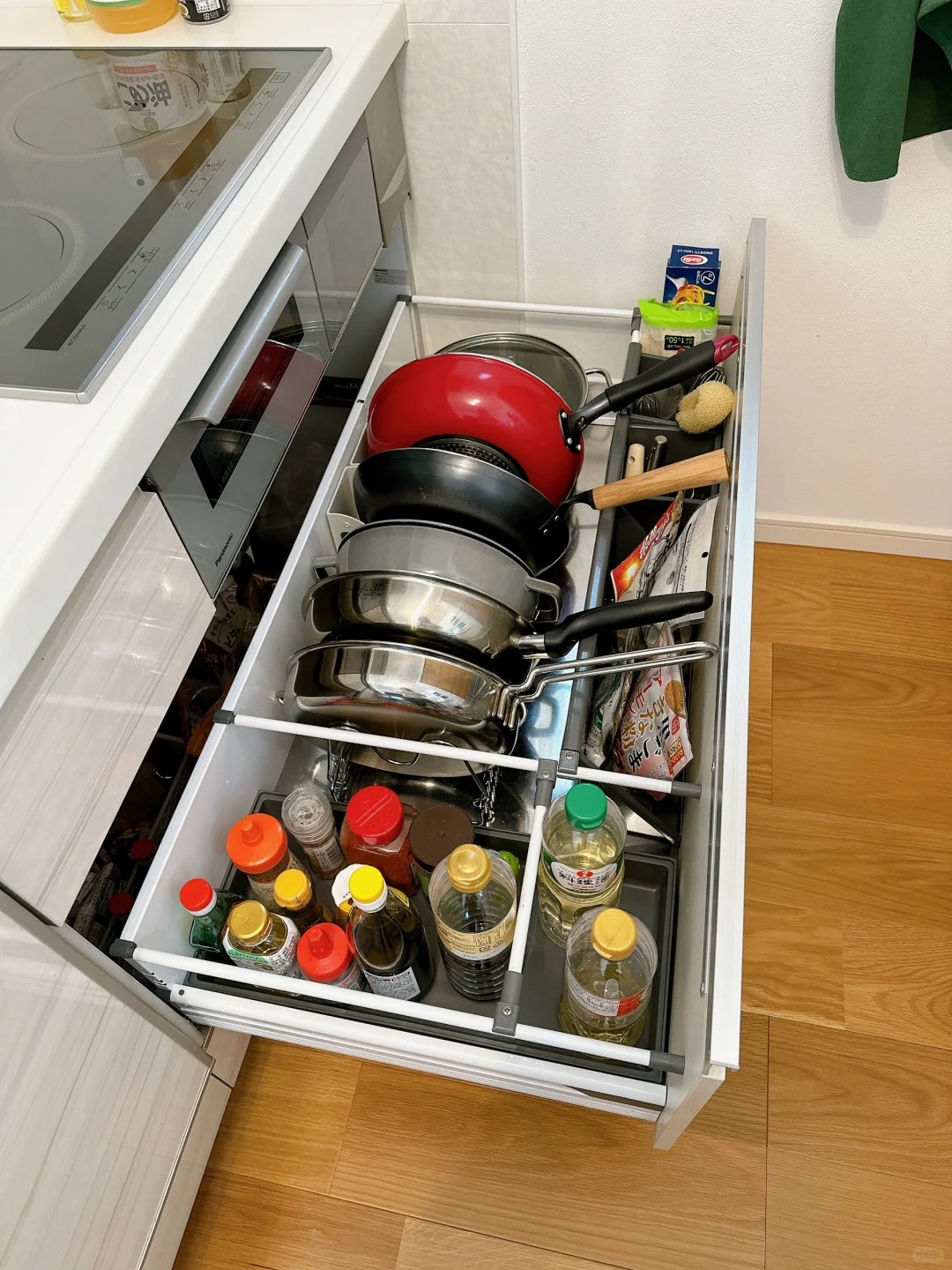 Từng thấy mẹo dọn bếp của người trung ni&ecirc;n qu&aacute; cầu kỳ, l&agrave;m theo mới hiểu: Bếp sạch l&acirc;u nhờ 5 c&aacute;ch rất đơn giản - Ảnh 3.