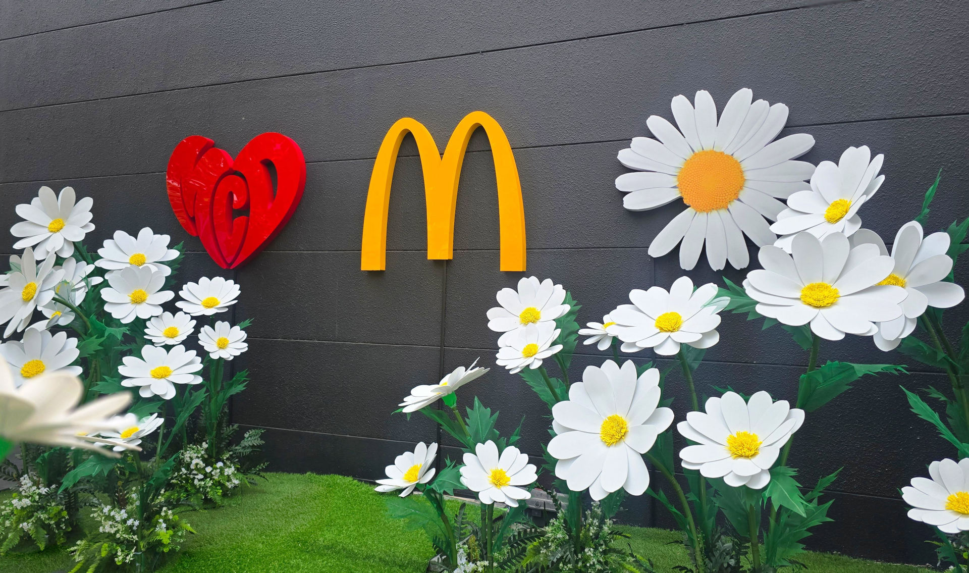 McDonald&rsquo;s Việt Nam khởi động chuỗi hoạt động Asia Chicken Campaign với đại sứ G-DRAGON - Ảnh 1.