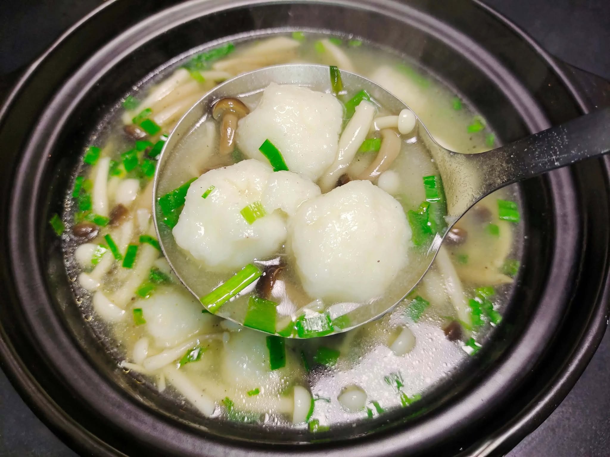 Món canh thơm ngon, sánh mịn với hương vị nấm đậm đà, khiến cả nhà ăn sạch nồi cơm - Ảnh 8. Món canh thơm ngon, sánh mịn với hương vị nấm đậm đà, khiến cả nhà ăn sạch nồi cơm - Ảnh 8.
