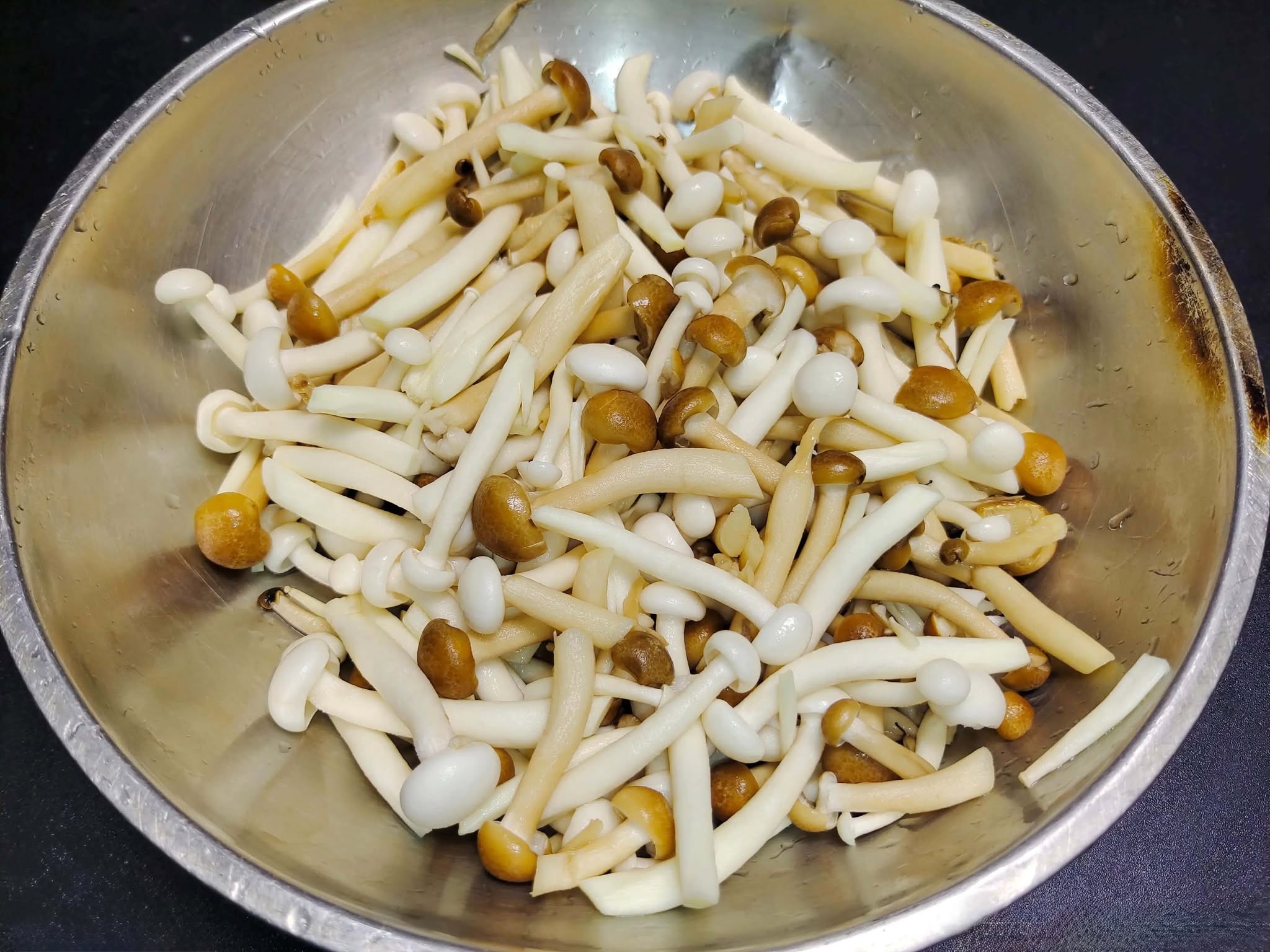 Món canh thơm ngon, sánh mịn với hương vị nấm đậm đà, khiến cả nhà ăn sạch nồi cơm - Ảnh 3. Món canh thơm ngon, sánh mịn với hương vị nấm đậm đà, khiến cả nhà ăn sạch nồi cơm - Ảnh 3.