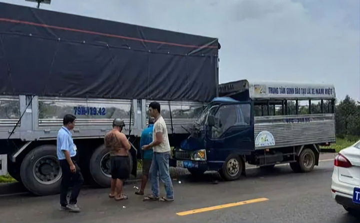 Thầy dạy l&aacute;i xe tử vong ở Đắk Lắk: Vợ nạn nh&acirc;n được hỗ trợ việc l&agrave;m - Ảnh 2.