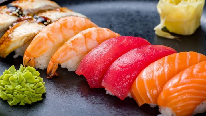V&igrave; sao sushi trở th&agrave;nh m&oacute;n ăn xa xỉ từ Nguồn gốc b&igrave;nh d&acirc;n tại Nhật Bản? - Ảnh 1.