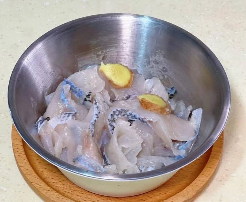 Đây là món cá yêu thích của cả nhà tôi: Nấu siêu nhanh mà mềm và ngon vô cùng - Ảnh 2.