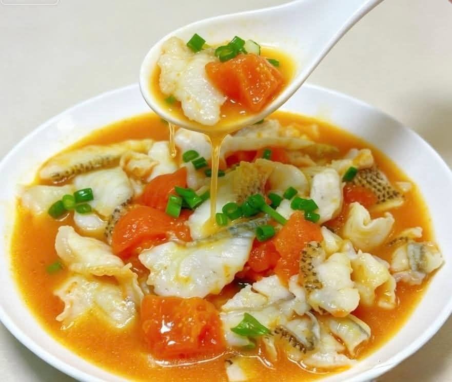Đây là món cá yêu thích của cả nhà tôi: Nấu siêu nhanh mà mềm và ngon vô cùng - Ảnh 1.