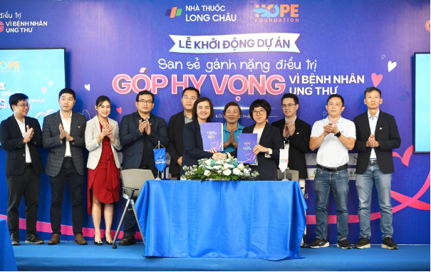Khởi động chương tr&igrave;nh San sẻ g&aacute;nh nặng v&igrave; bệnh nh&acirc;n ung thư, tiếp sức người bệnh c&oacute; ho&agrave;n cảnh kh&oacute; khăn - Ảnh 1.