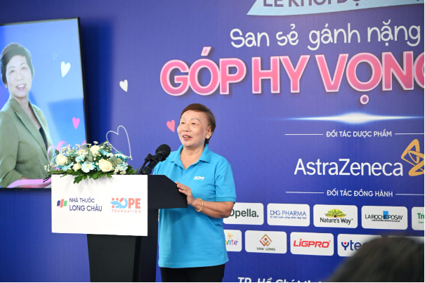 Khởi động chương tr&igrave;nh San sẻ g&aacute;nh nặng v&igrave; bệnh nh&acirc;n ung thư, tiếp sức người bệnh c&oacute; ho&agrave;n cảnh kh&oacute; khăn - Ảnh 2.