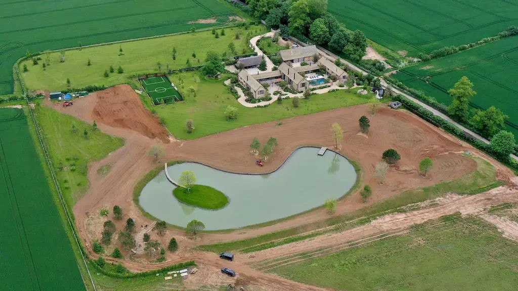 David Beckham v&agrave; trang trại nu&ocirc;i g&agrave; 100 . 000 M2 Tại Cotswolds năm 2026 - Ảnh 12.