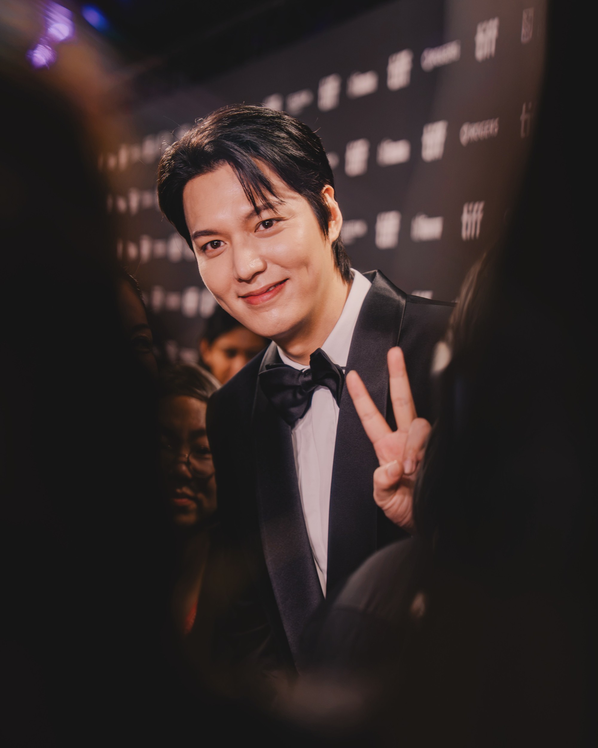 Lee Min Ho trở lại phong độ nam thần ở tuổi 39 tại Li&ecirc;n hoan phim Toronto - Ảnh 3.
