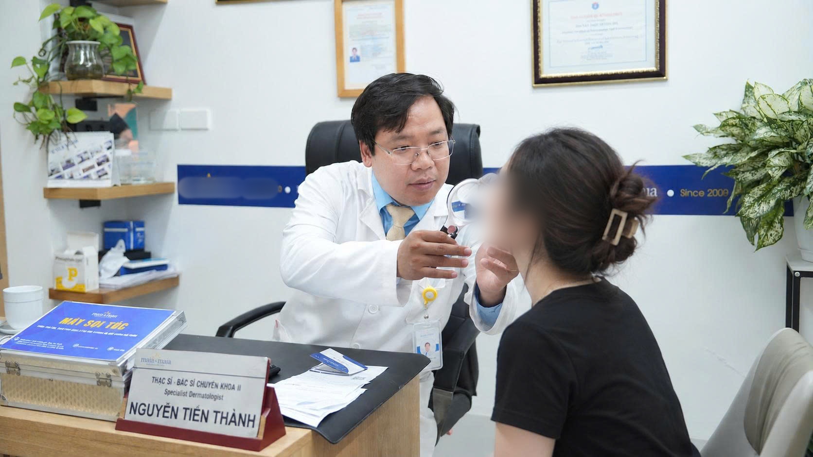 L&agrave;m đẹp cấp tốc m&ugrave;a tựu trường, nhiều nữ sinh mặt sưng như ong đốt - Ảnh 2.