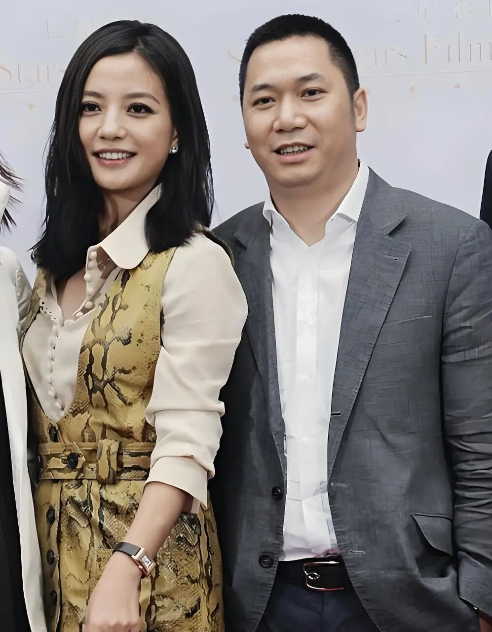 Triệu Vy sau 5 năm bị phong s&aacute;t: Cuộc sống kh&oacute; khăn, g&aacute;nh nhiều khoản nợ - Ảnh 3.