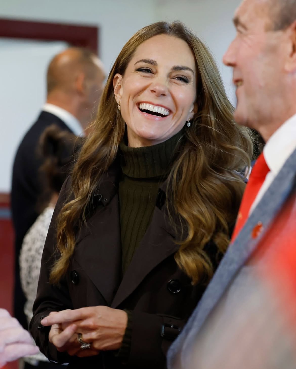 H&agrave;m răng Kate Middleton nổi bật Qua nụ cười rạng rỡ trong chuyến thăm Bute 2026 - Ảnh 6.