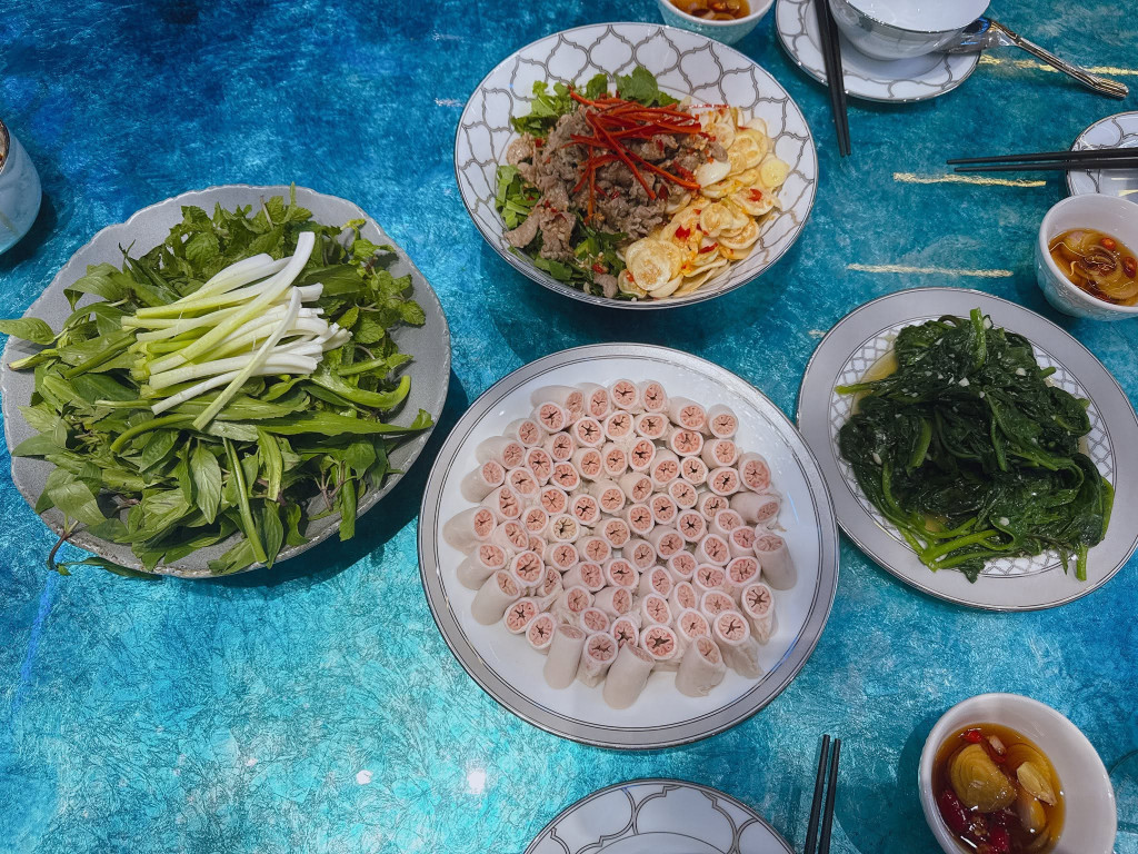 Cơm nh&agrave; ng&agrave;y lễ của Phương Oanh với m&acirc;m cơm hấp dẫn v&agrave; đơn giản - Ảnh 8.