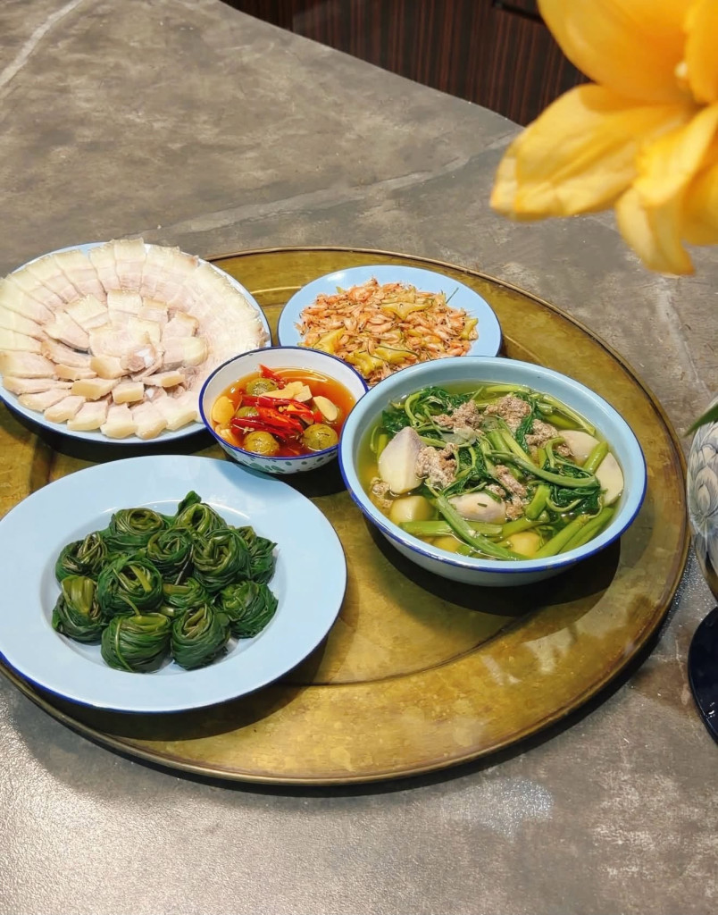 Cơm nh&agrave; ng&agrave;y lễ của Phương Oanh với m&acirc;m cơm hấp dẫn v&agrave; đơn giản - Ảnh 9.