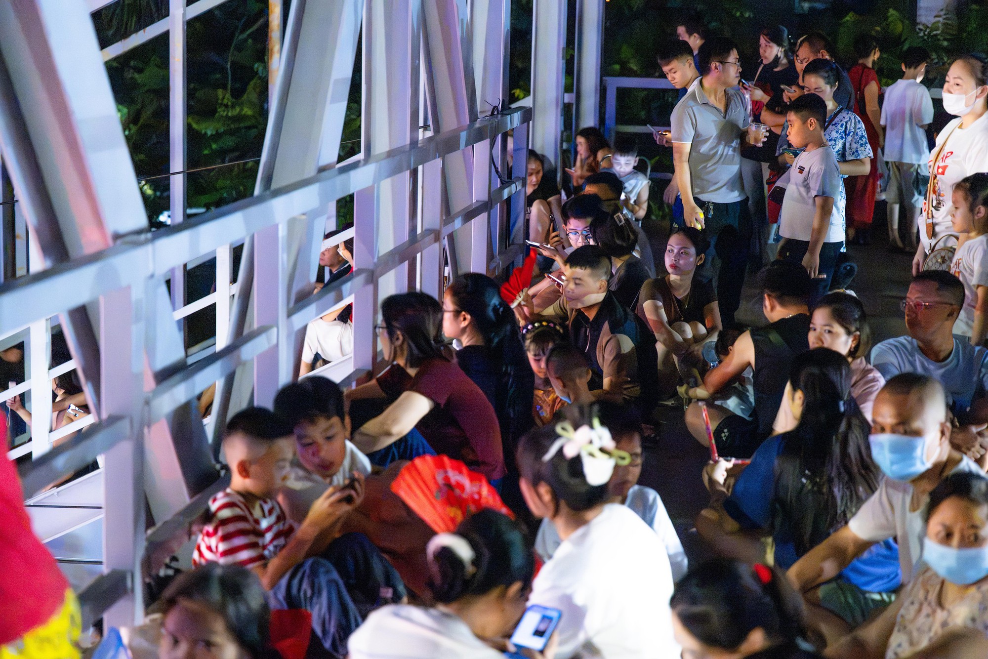 Ph&aacute;o hoa rực s&aacute;ng H&agrave; Nội v&agrave; TP . HCM mừng Quốc kh&aacute;nh 2 / 9 năm 2026 - Ảnh 7.