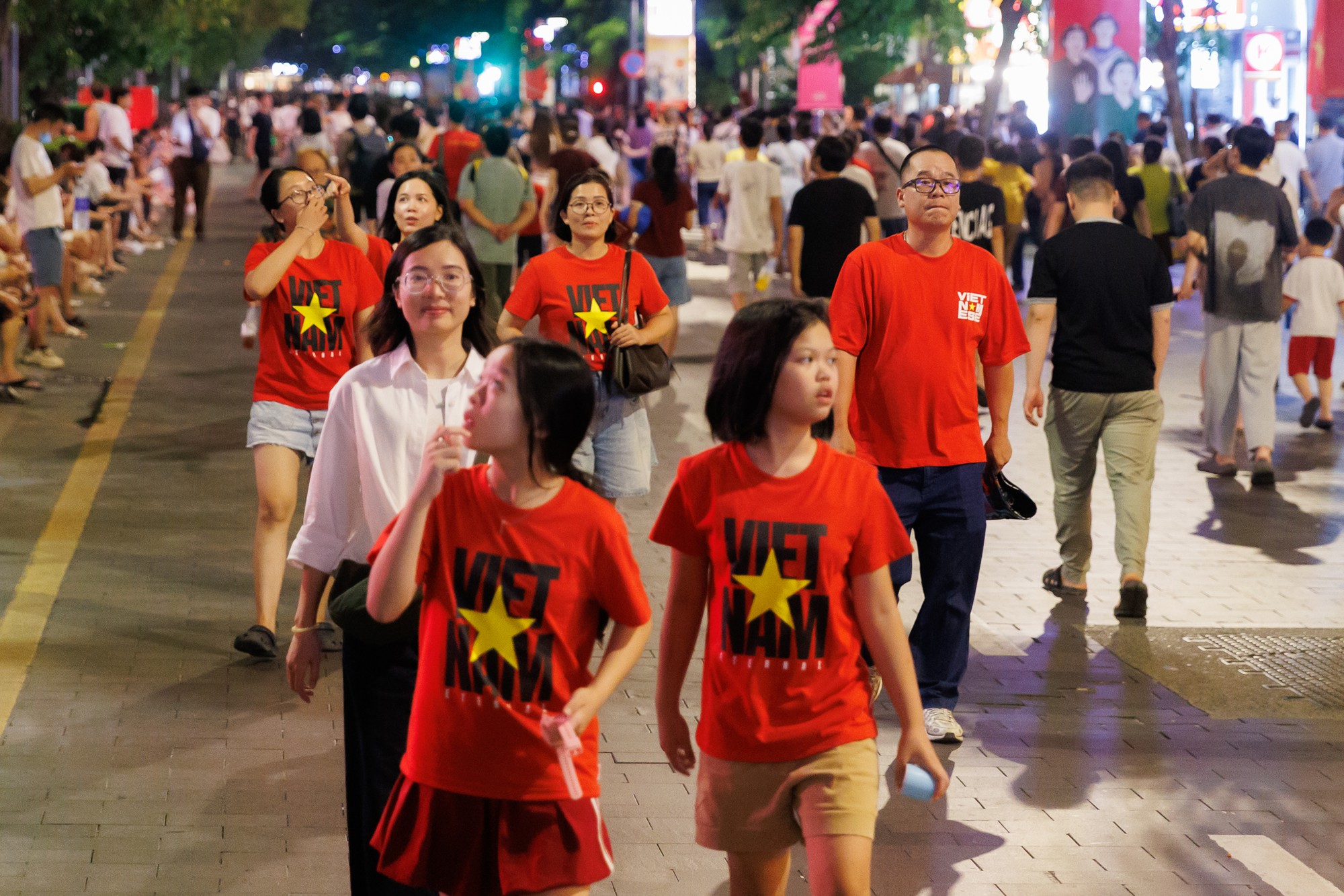 Ph&aacute;o hoa rực s&aacute;ng H&agrave; Nội v&agrave; TP . HCM mừng Quốc kh&aacute;nh 2 / 9 năm 2026 - Ảnh 22.