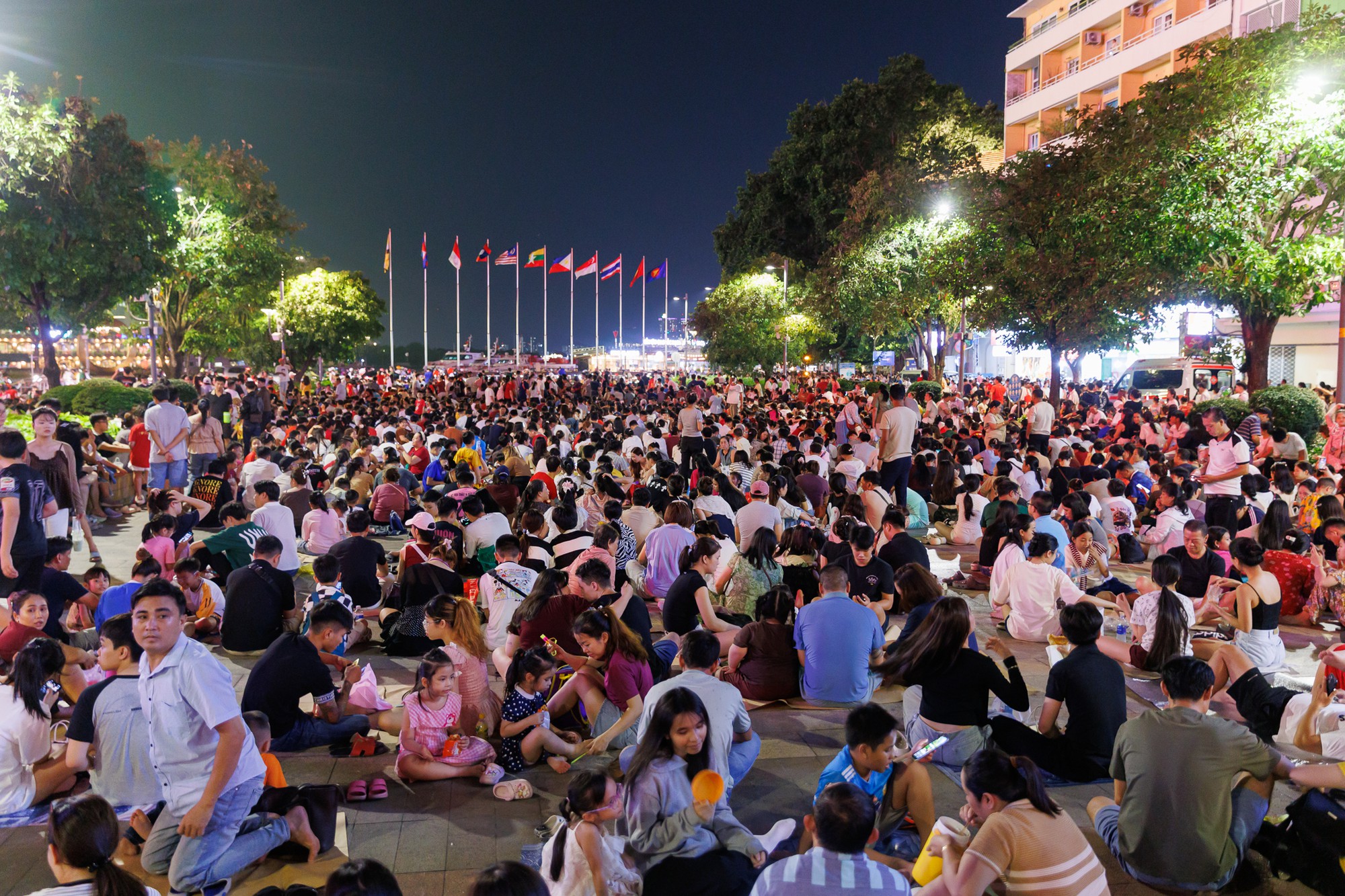 Ph&aacute;o hoa rực s&aacute;ng H&agrave; Nội v&agrave; TP . HCM mừng Quốc kh&aacute;nh 2 / 9 năm 2026 - Ảnh 24.
