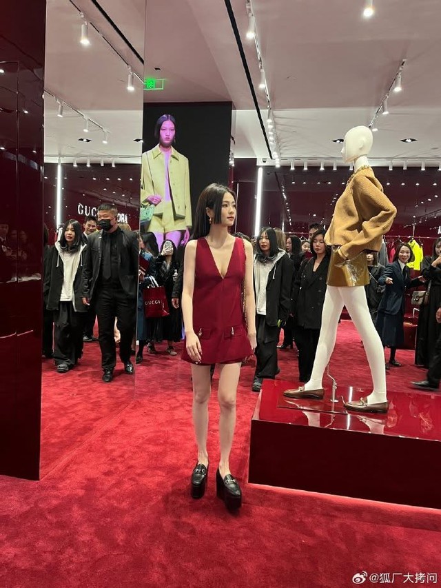 Bạch Lộc đừng n&ecirc;n catwalk nữa!- Ảnh 8.