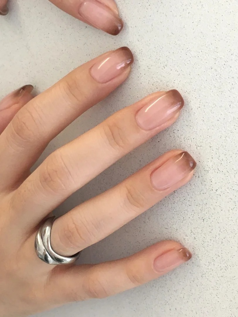 Gallery - Nail màu cà phê là lựa chọn “chân ái” của mùa thu 2026: Đẹp tinh tế kiểu old money - image 6